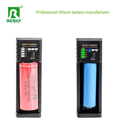 1شاحن بطارية قابلة لإعادة الشحن Ni-MH Ni-CD ذكي 1 فتحة شاحن USB ذكي